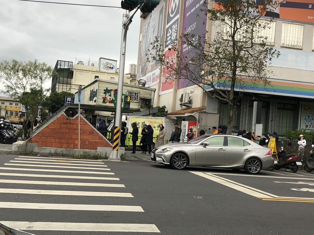 柯氏蔥油餅停車