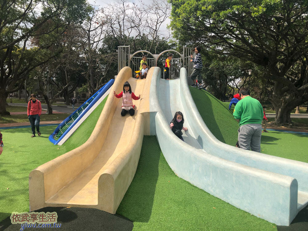中壢藝術園區溜滑梯