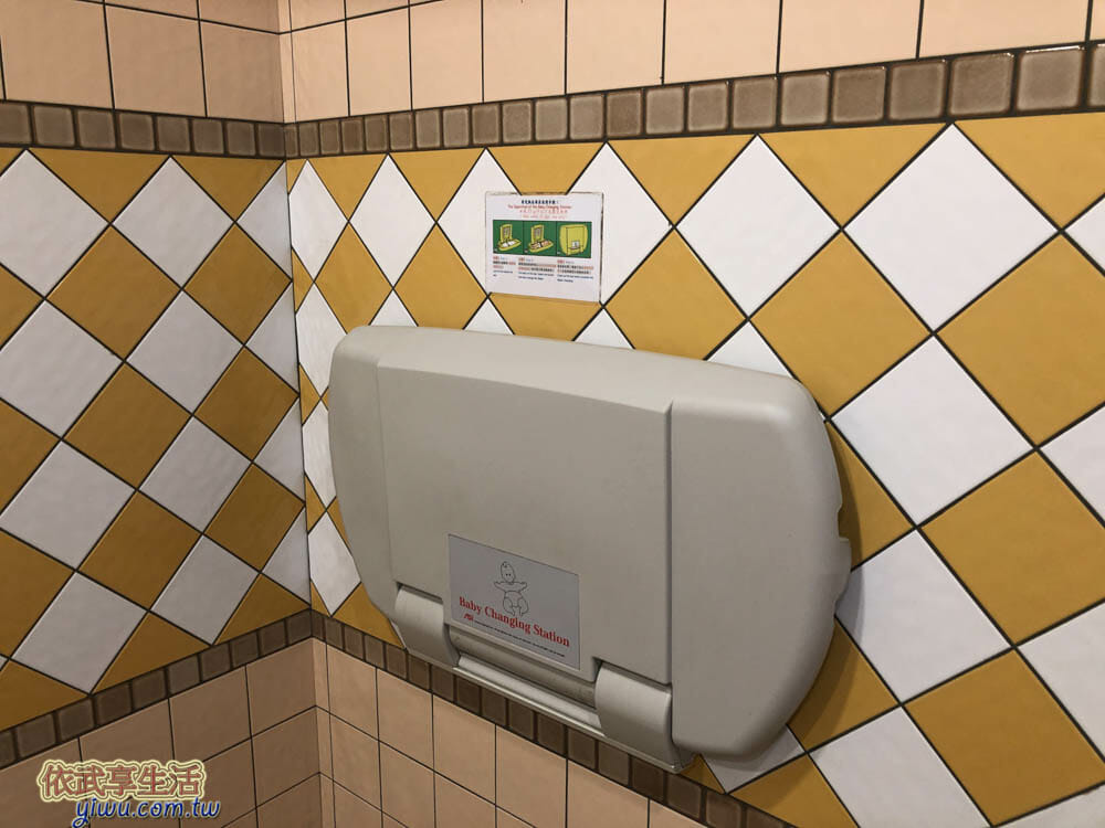 中壢藝術園區廁所尿布台