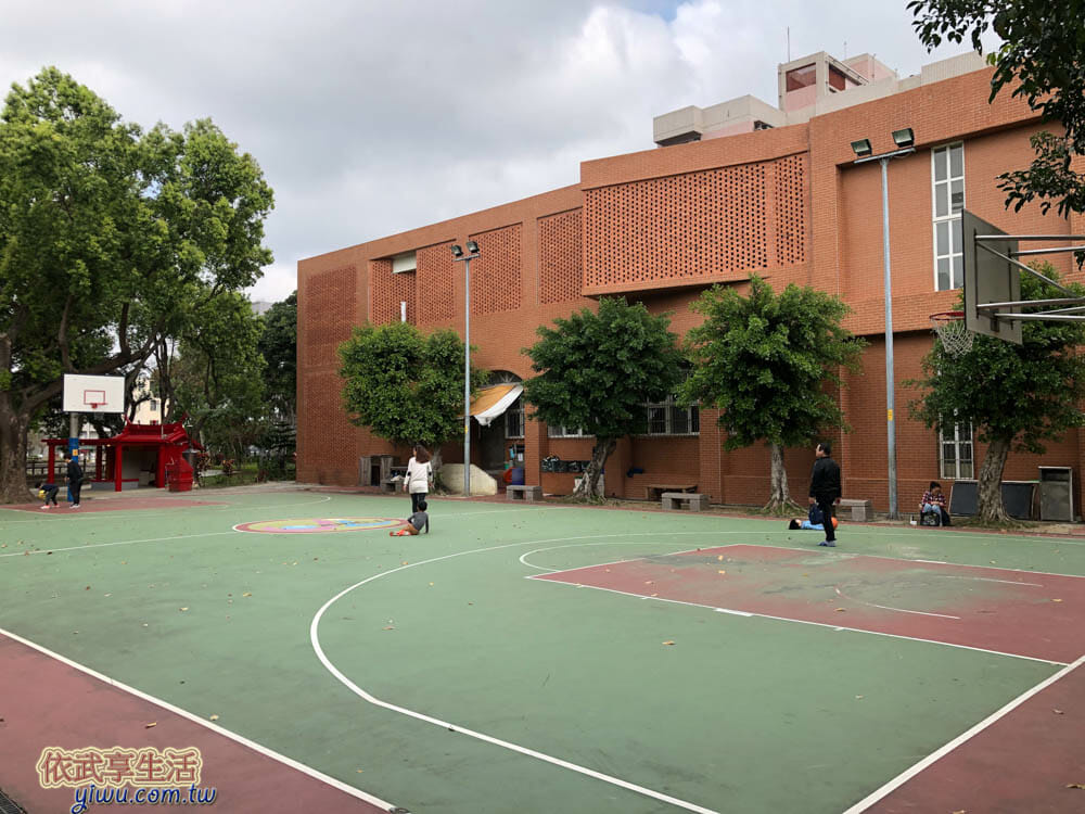中壢藝術園區籃球場