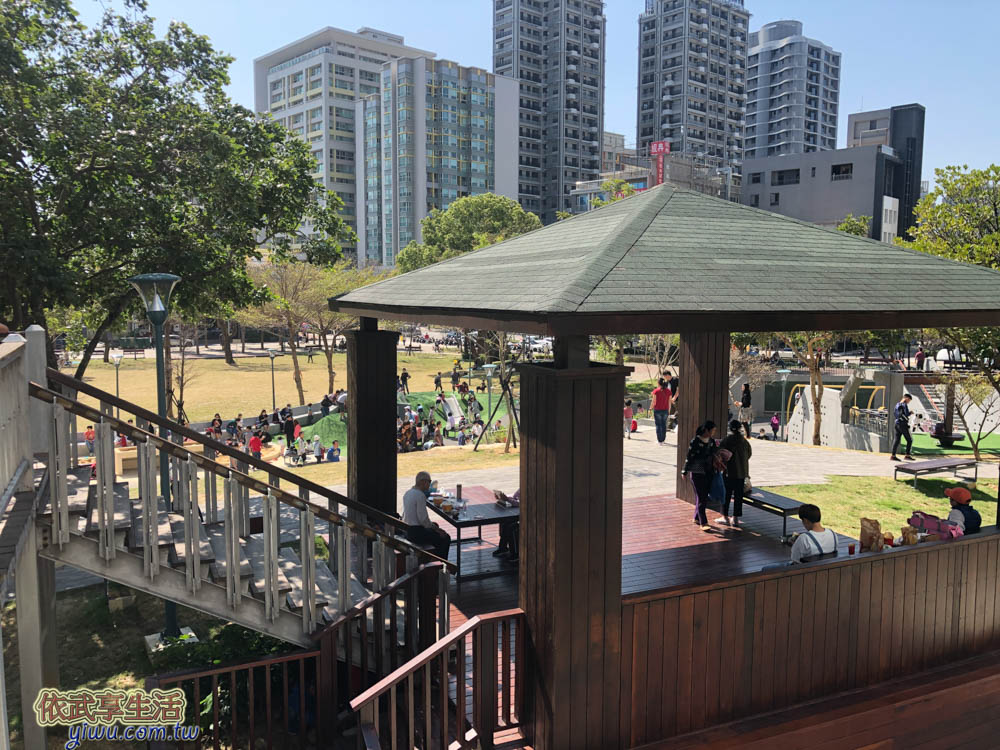 關新公園涼亭