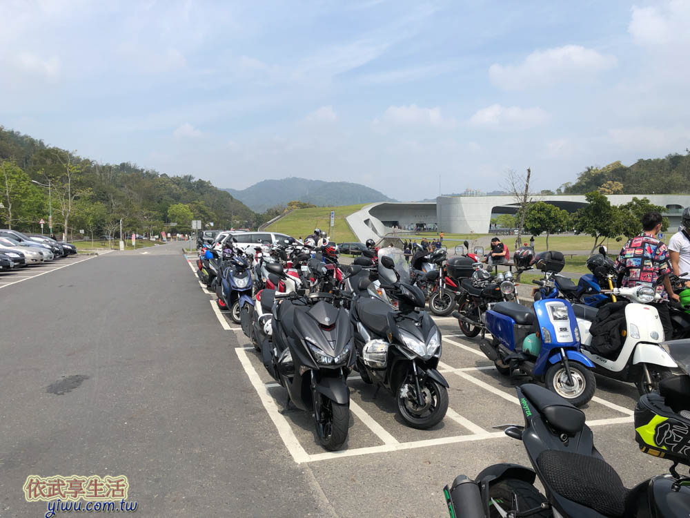 向山遊客中心停車場