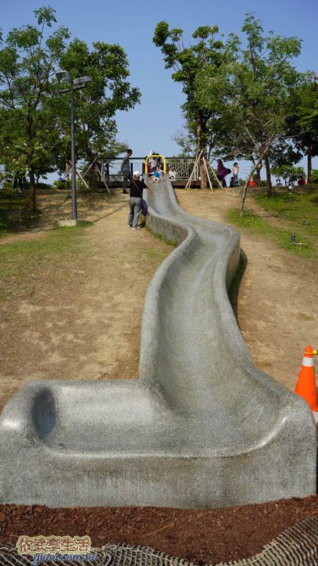 風禾公園磨石子溜滑梯