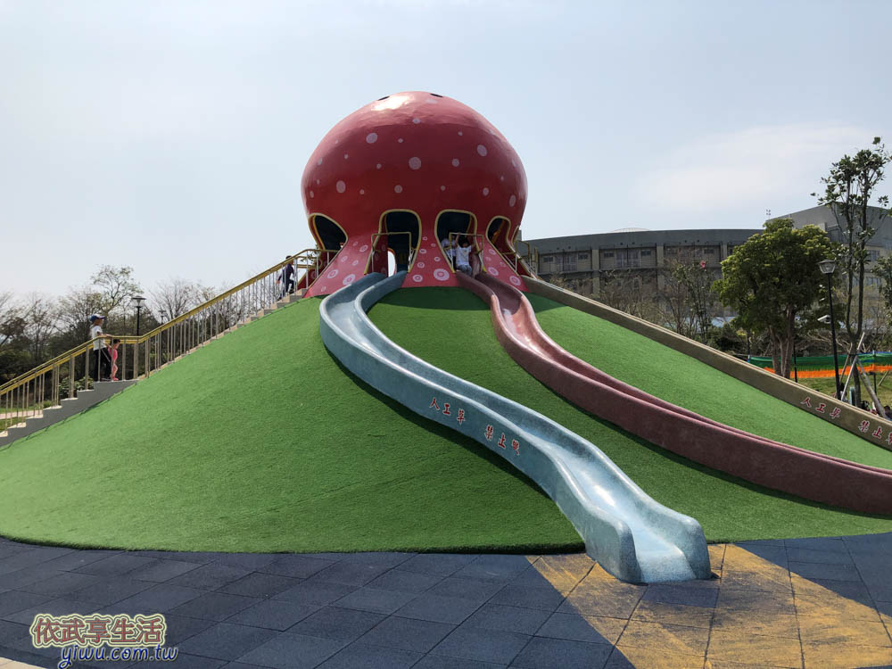 苗栗貓裏喵親子公園八爪溜滑梯