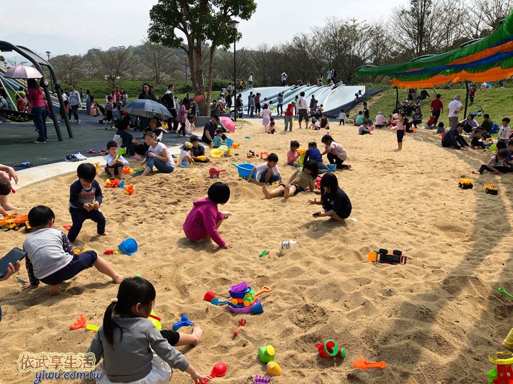 苗栗貓裏喵親子公園沙坑