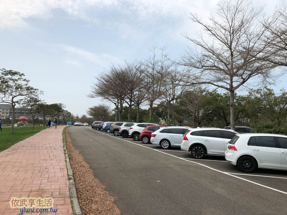 苗栗貓裏喵親子公園停車場
