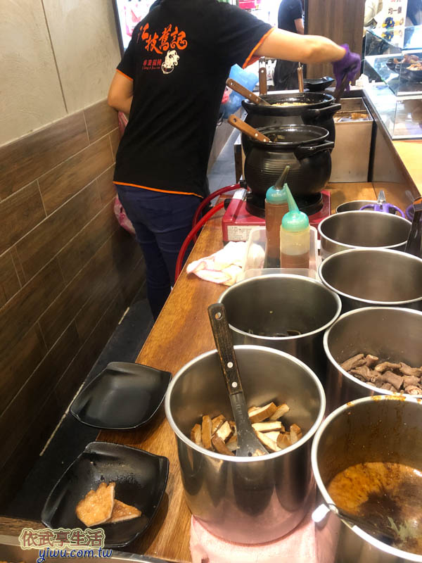 江技舊記滷味區