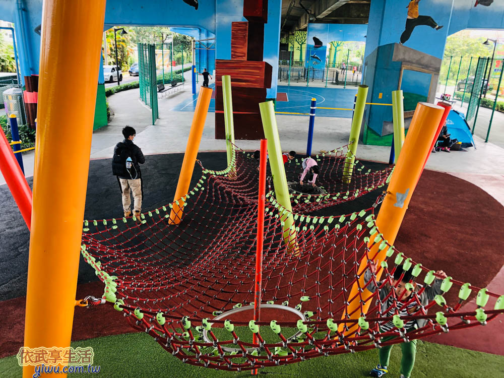 桃園國2橋下兒童冒險公園極限攀網