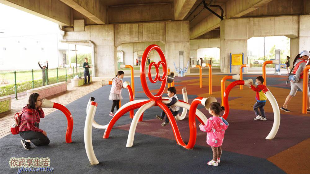 桃園國2橋下兒童冒險公園八爪章魚傳聲筒