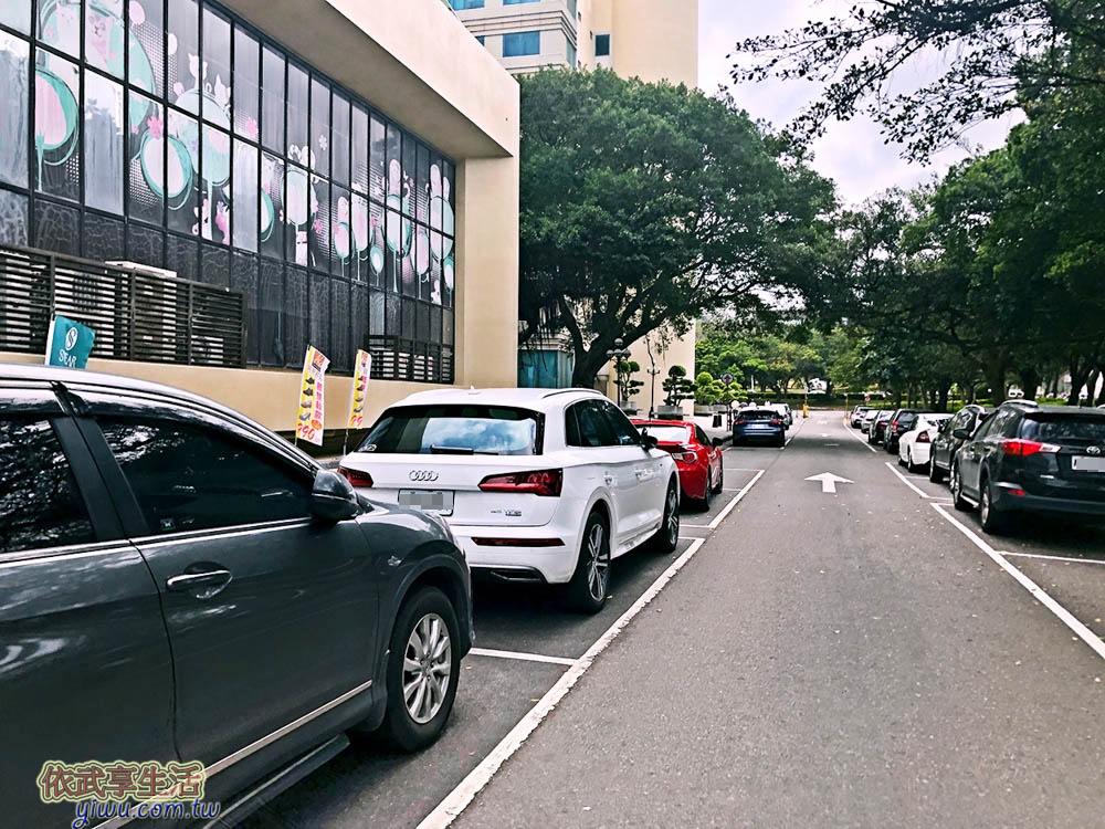 新竹托斯卡尼尼竹科店停車場