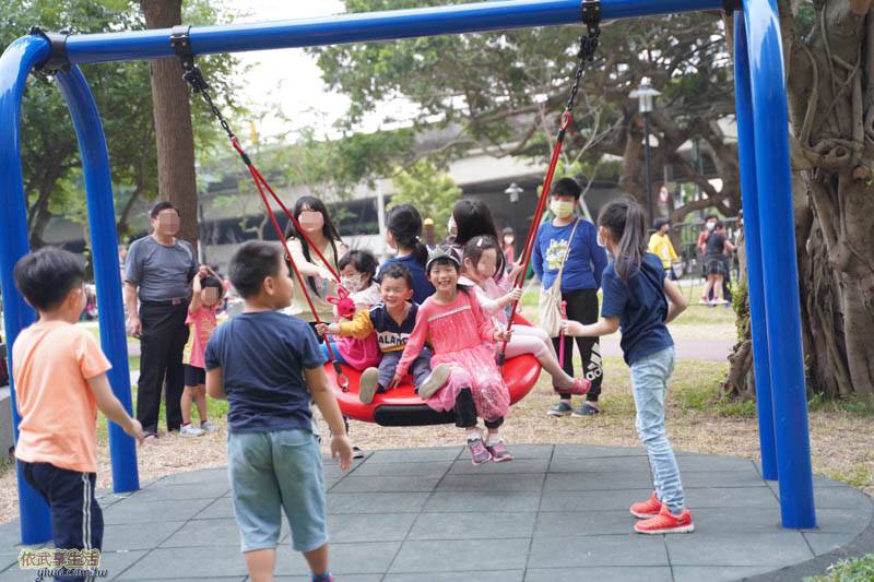 新竹綠光公園鳥巢鞦韆