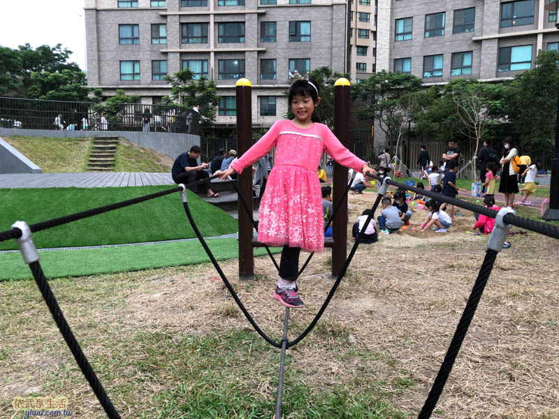 新竹綠光公園平衡木