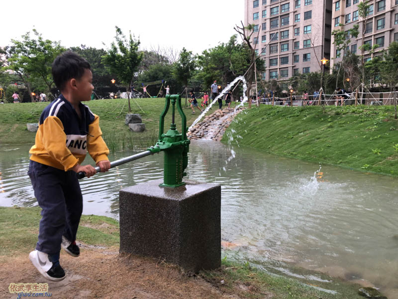 新竹綠光公園復古式汲水器