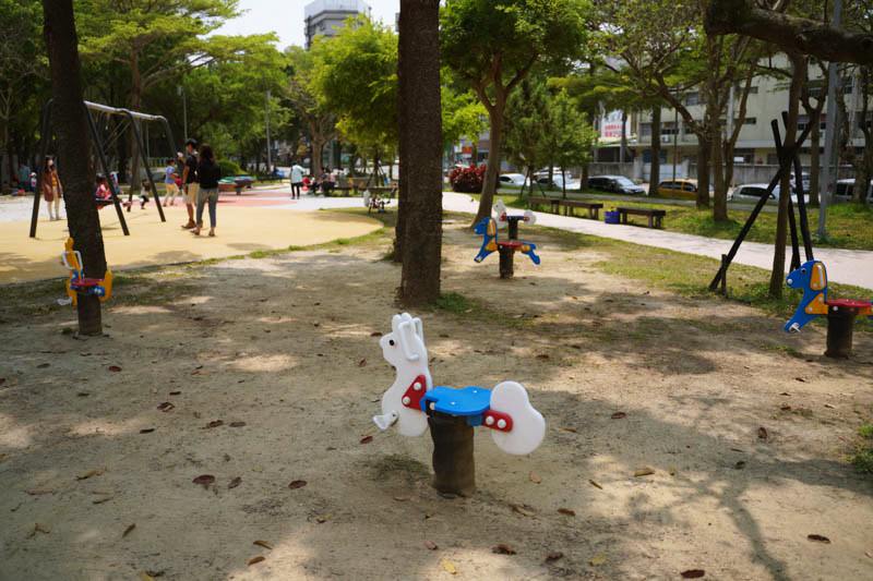 新竹公園大沙坑特色遊戲場搖搖馬