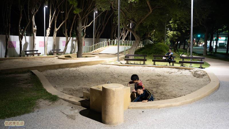 新竹公園大沙坑特色遊戲場沙坑夜拍