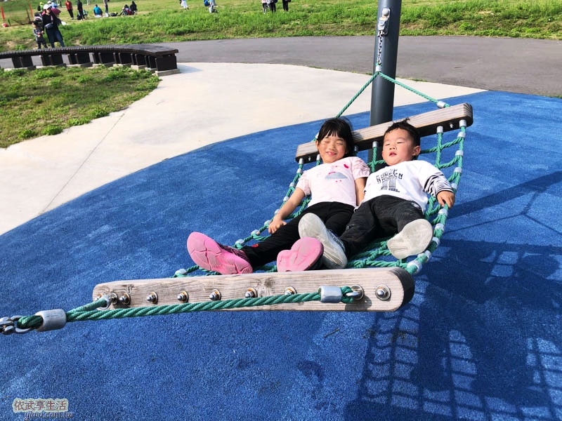 南寮運動公園繩索搖床