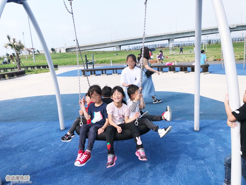南寮運動公園盪鞦韆