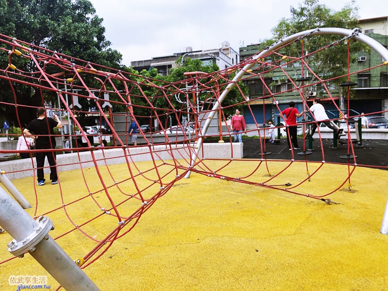 新竹竹東中正公園(兒童公園)巨型攀爬網