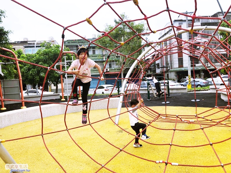 新竹竹東中正公園(兒童公園)巨型攀爬網