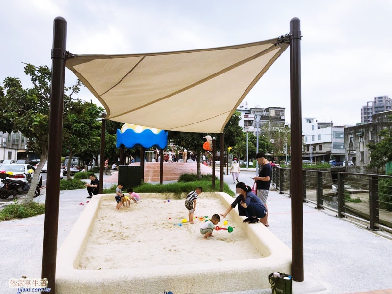 新竹竹東中正公園(兒童公園)沙坑