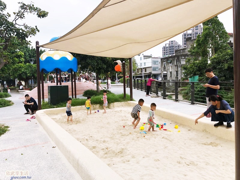 新竹竹東中正公園(兒童公園)沙坑