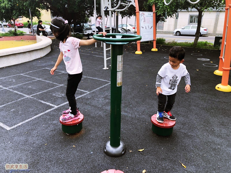 新竹竹東中正公園(兒童公園)扭腰機