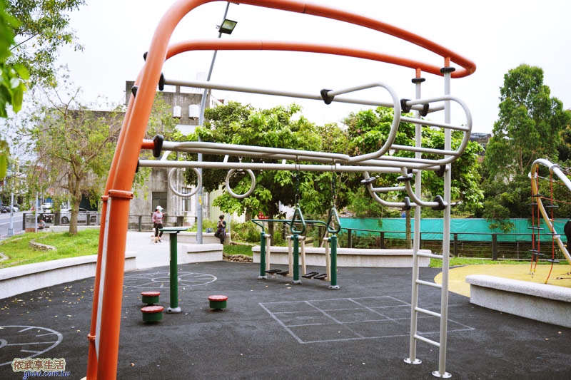 新竹竹東中正公園(兒童公園)上拉桿