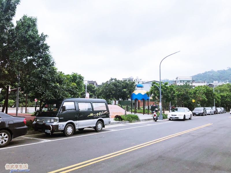 新竹竹東中正公園(兒童公園)停車格