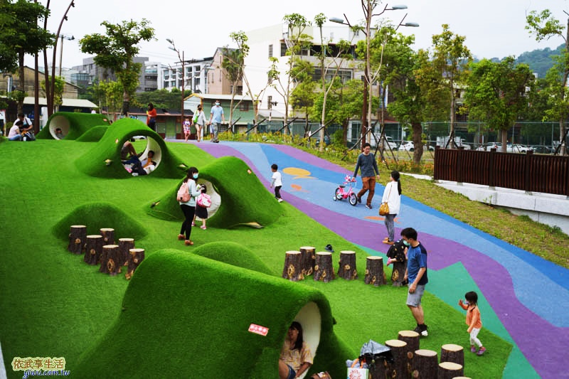 新竹竹東台泥公園草皮水管涵洞