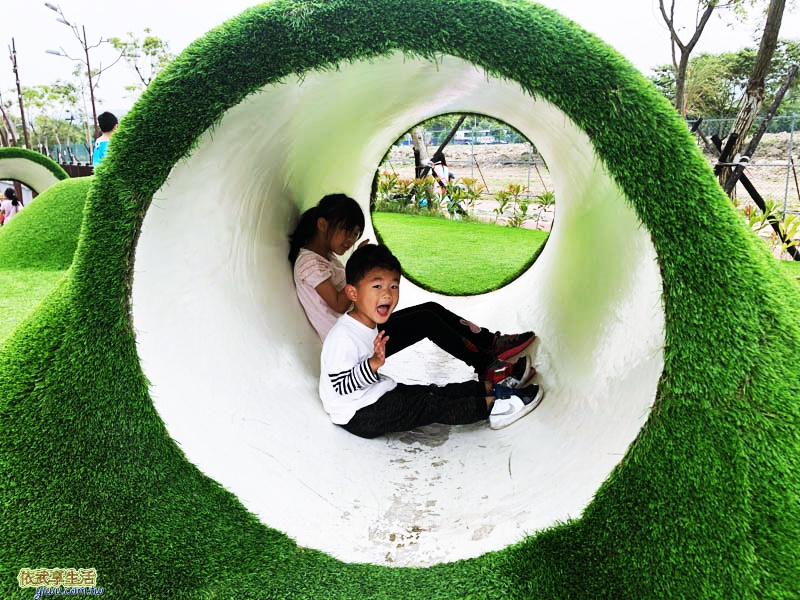 新竹竹東台泥公園草皮水管涵洞