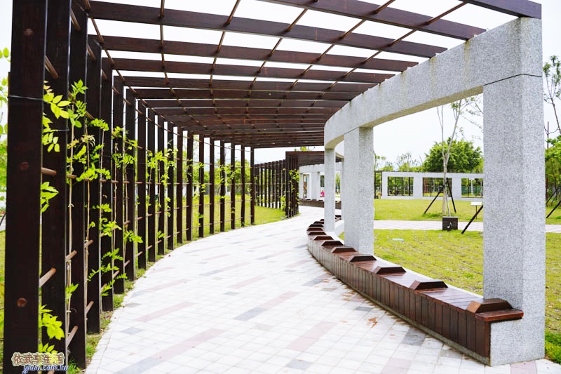 新竹竹東台泥公園藝術花廊