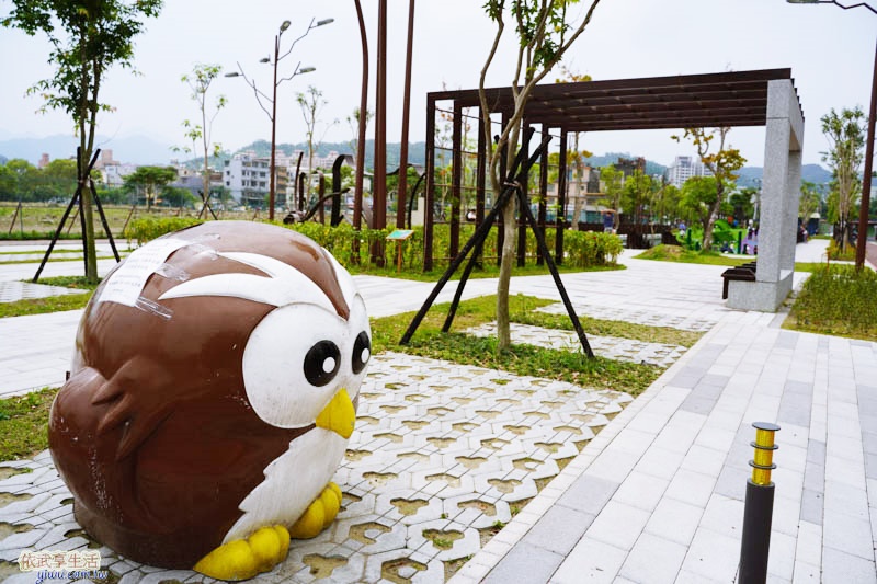 新竹竹東台泥公園藝術花廊