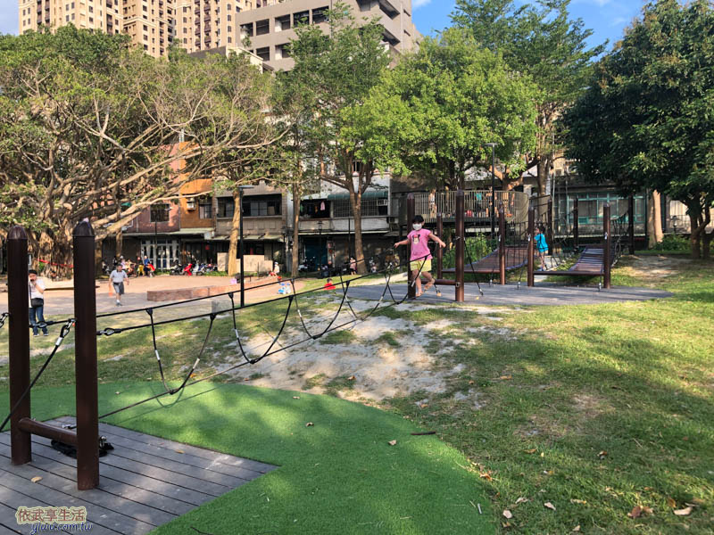 長和公園平衡木