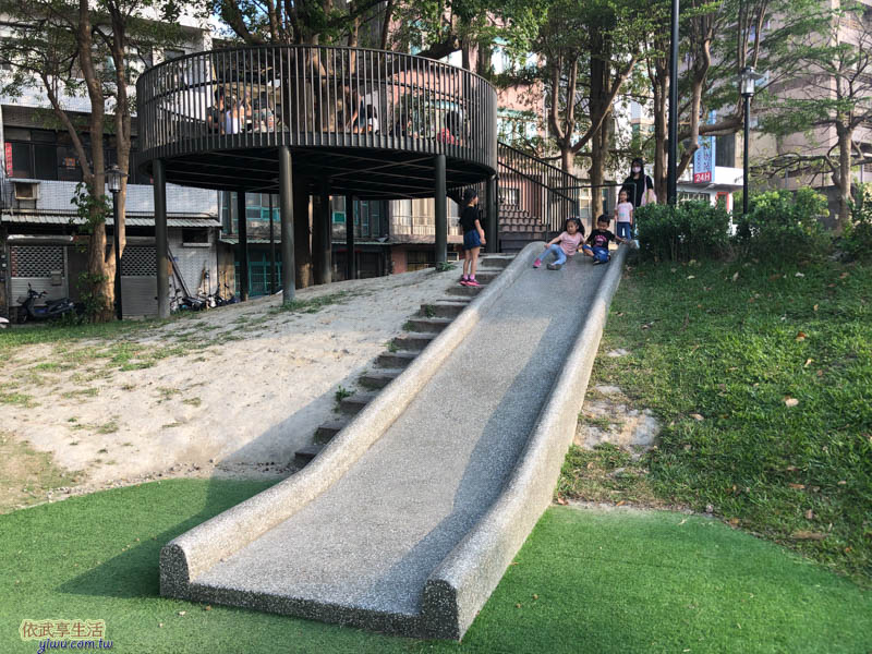 長和公園磨石子溜滑梯
