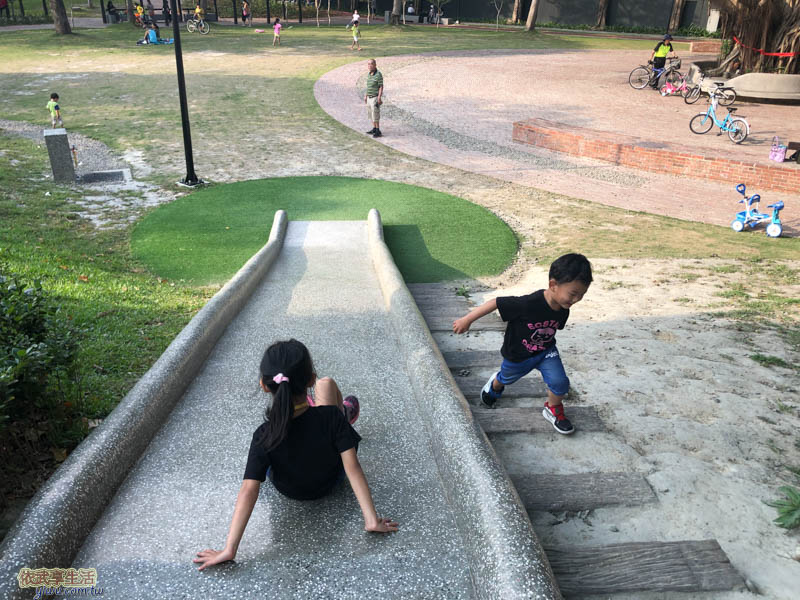 長和公園磨石子溜滑梯
