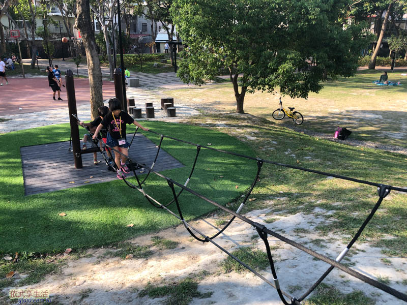 長和公園平衡木