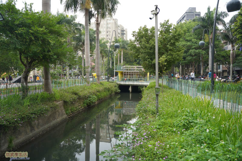 隆恩圳