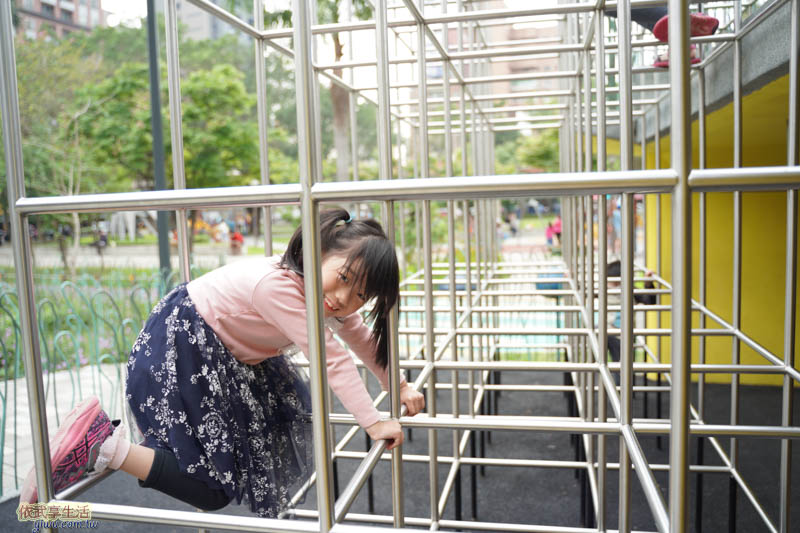 隆恩圳親水公園攀爬架
