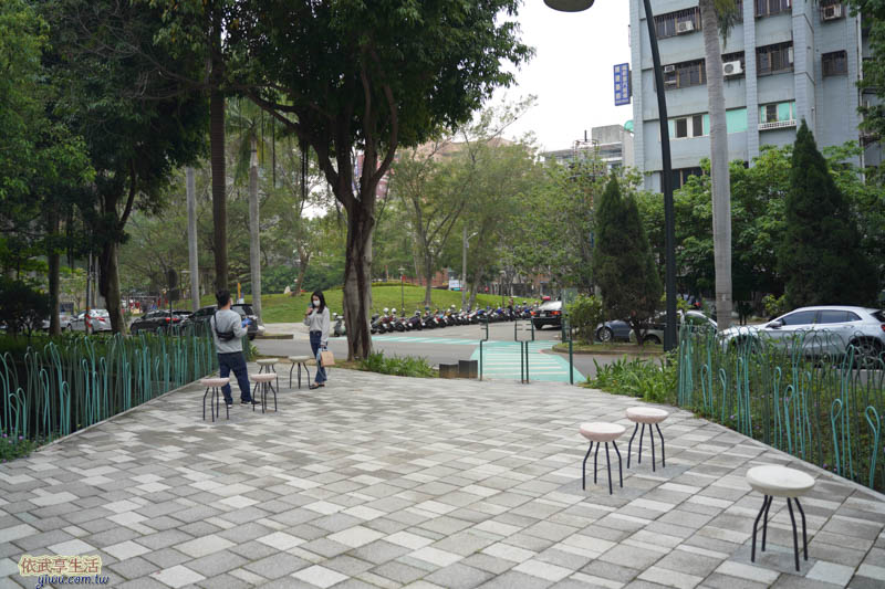 隆恩圳親水公園椅子