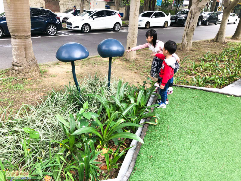 隆恩圳親水公園蘑菇燈