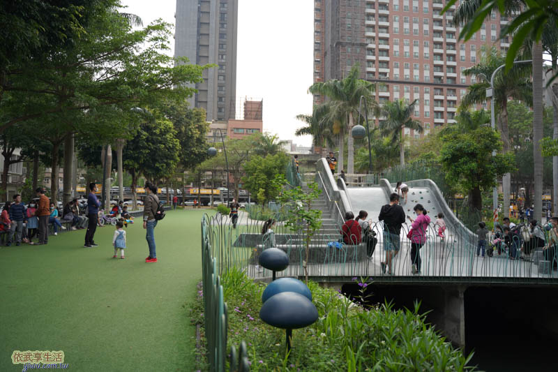 隆恩圳親水公園蘑菇燈