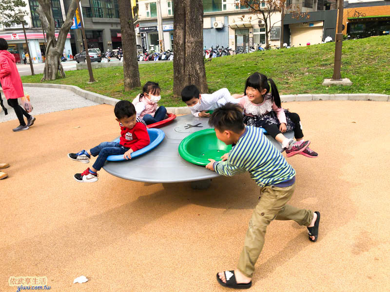 中央公園旋轉盤
