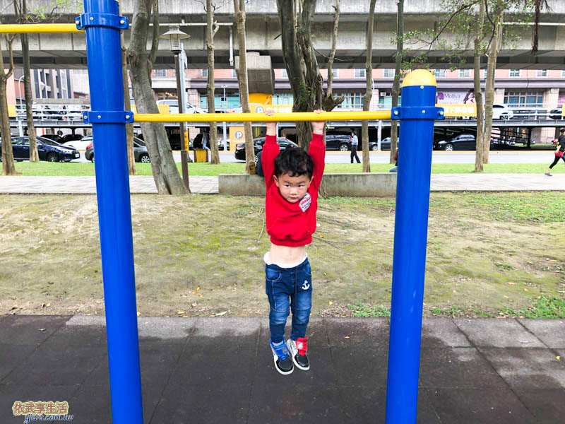 中央公園單槓