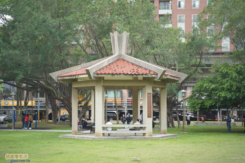 中央公園涼亭