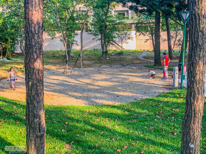 新竹明湖公園小石堆區