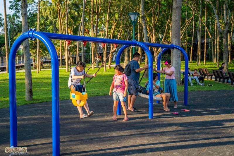新竹明湖公園鞦韆
