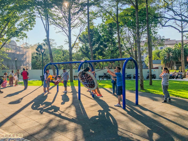 新竹明湖公園鞦韆