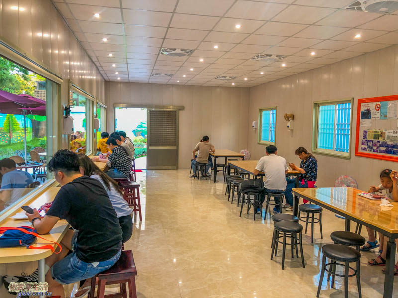 田庄桑椹冰店用餐區