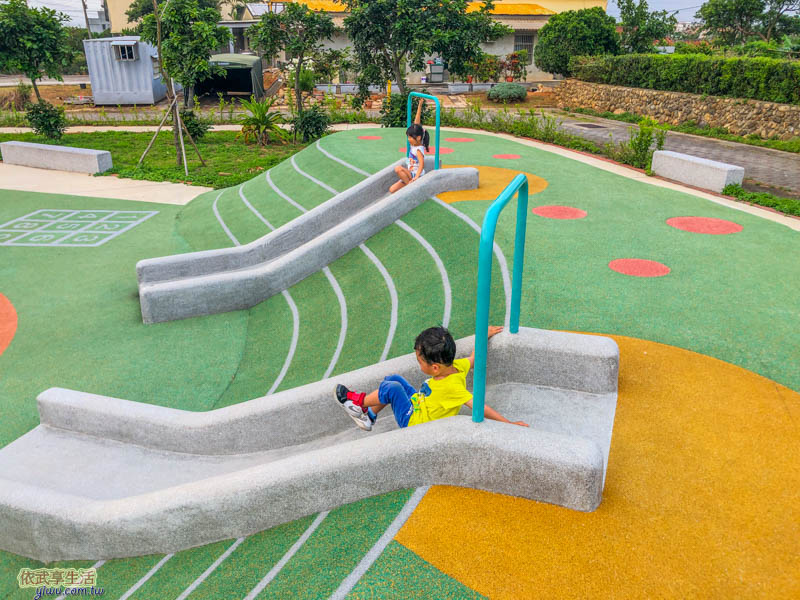 新豐埔和公園山丘磨石子溜滑梯