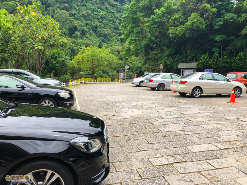 歇心茶樓旁的停車場